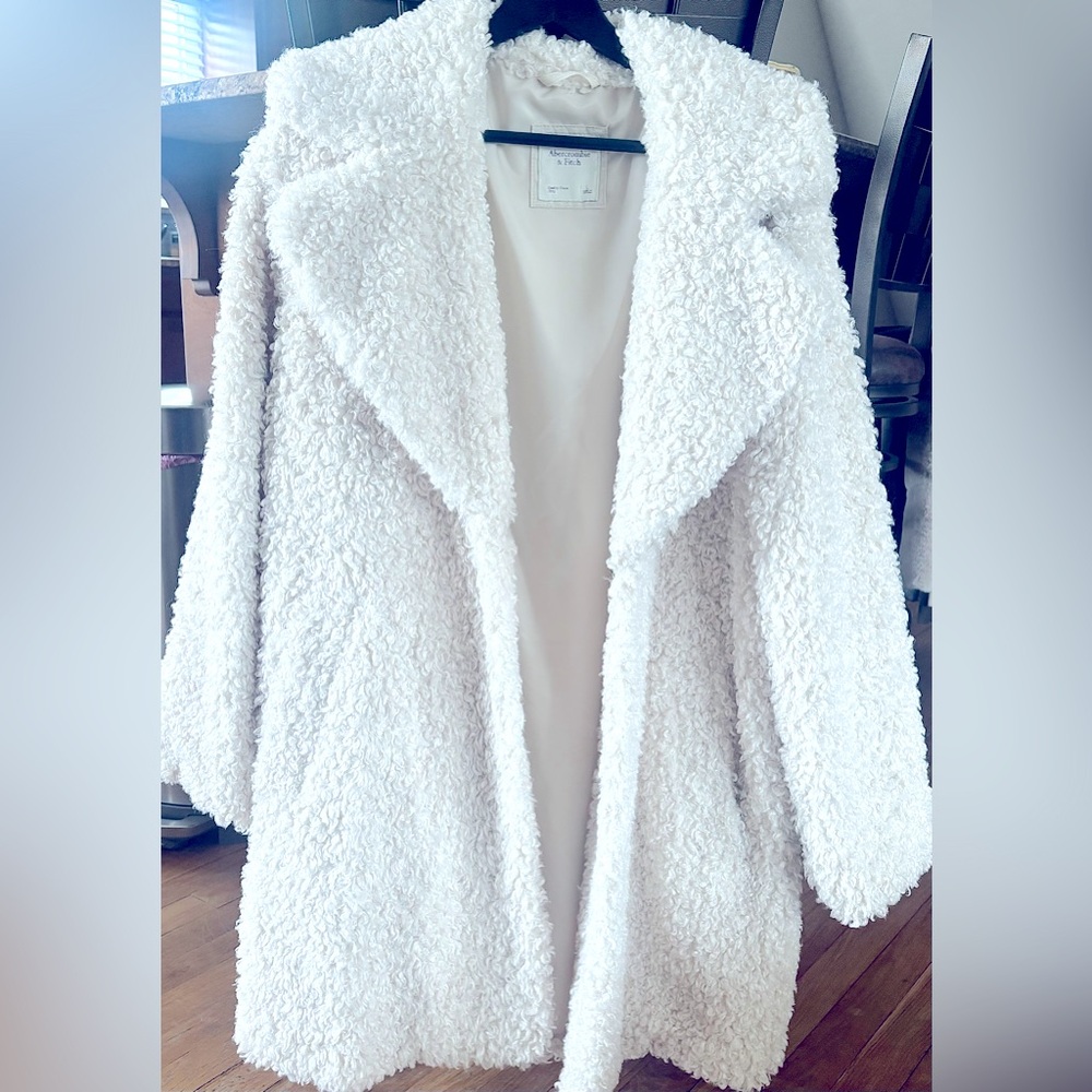 Women’s Sz Large Abercrombie & Fitch Long Teddy Sherpa Cost Color Ivory